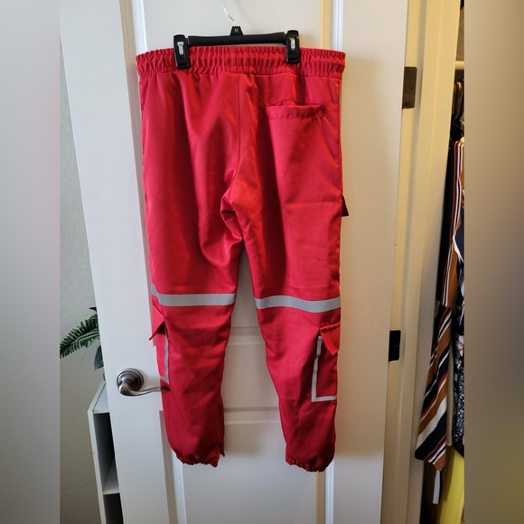 Unisex red cargo pants - Picture 1 of 2